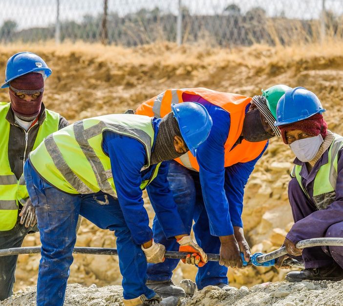 Équipe SOPTEMA-NC en réunion de chantier